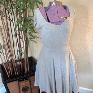 Ribbed light gray flare dress